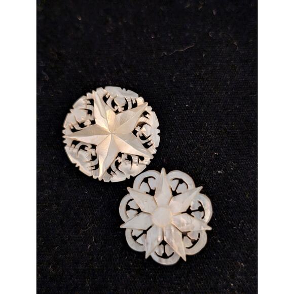 Antique Mother of Pearl Star of Bethlehem Made in Bethlehem & 7 Point Star Pins - Picture 4 of 4